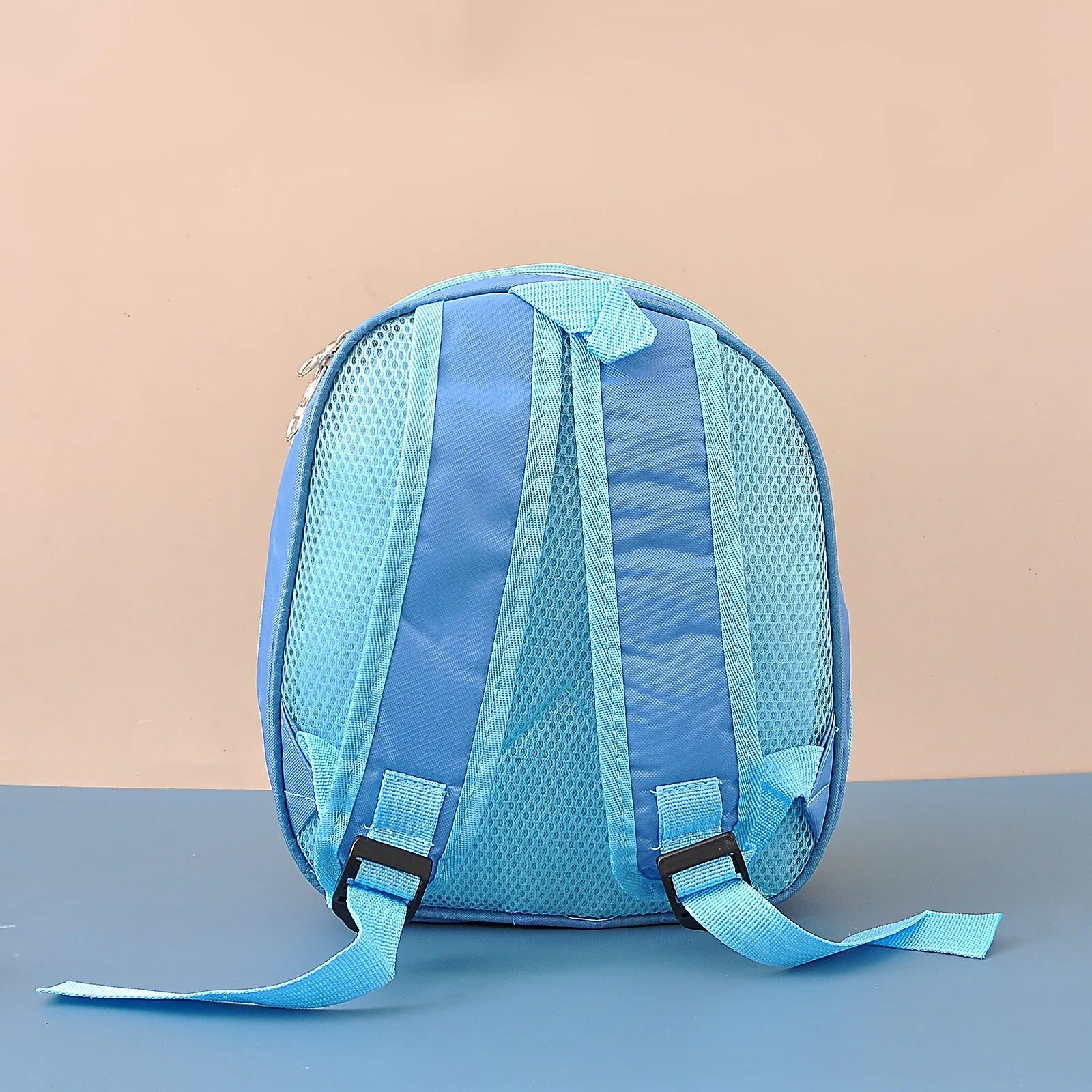 A 3D Hard Case Backpack For Kids (30x26cm).