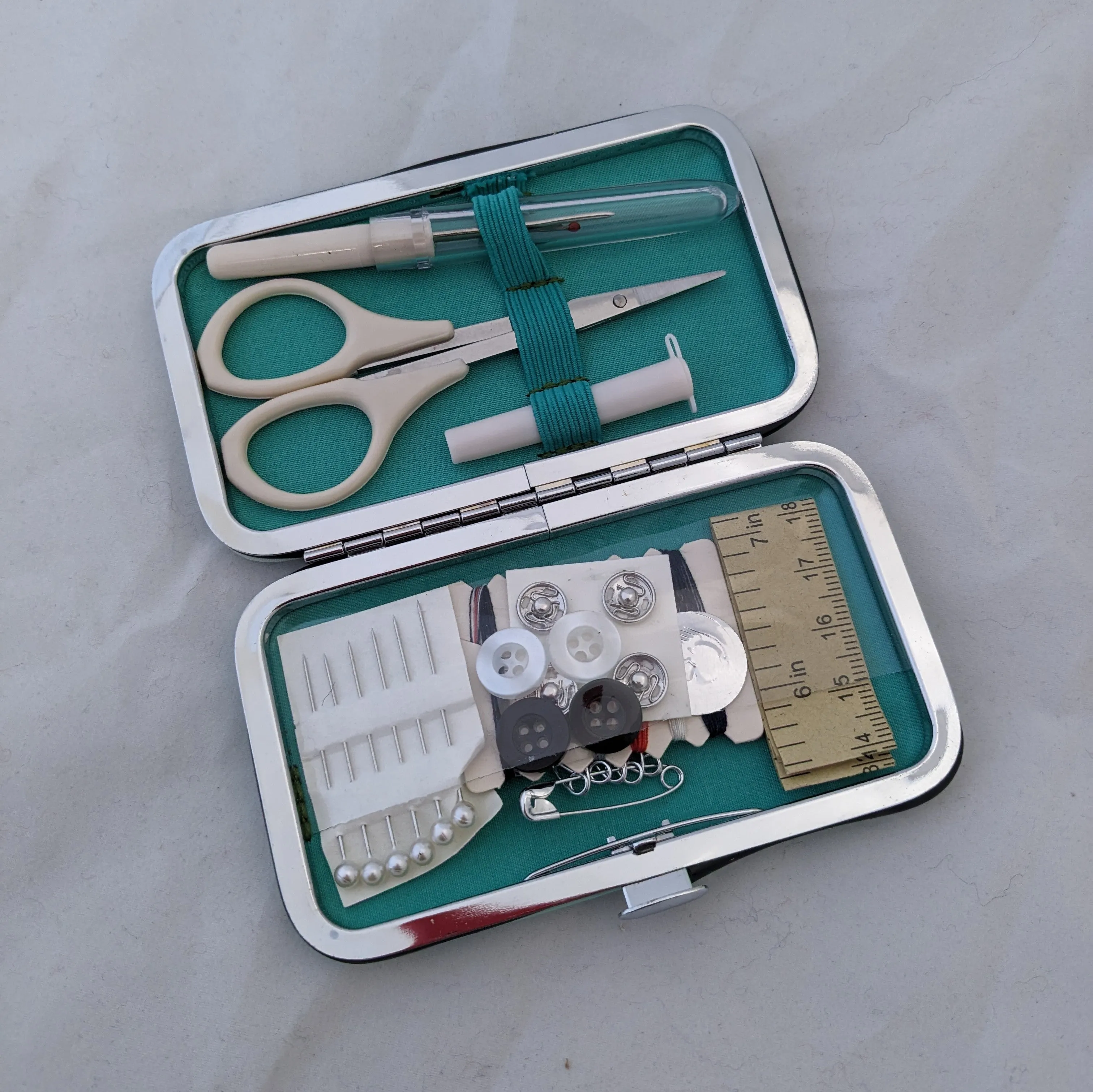 Handy Mini Sewing Kit