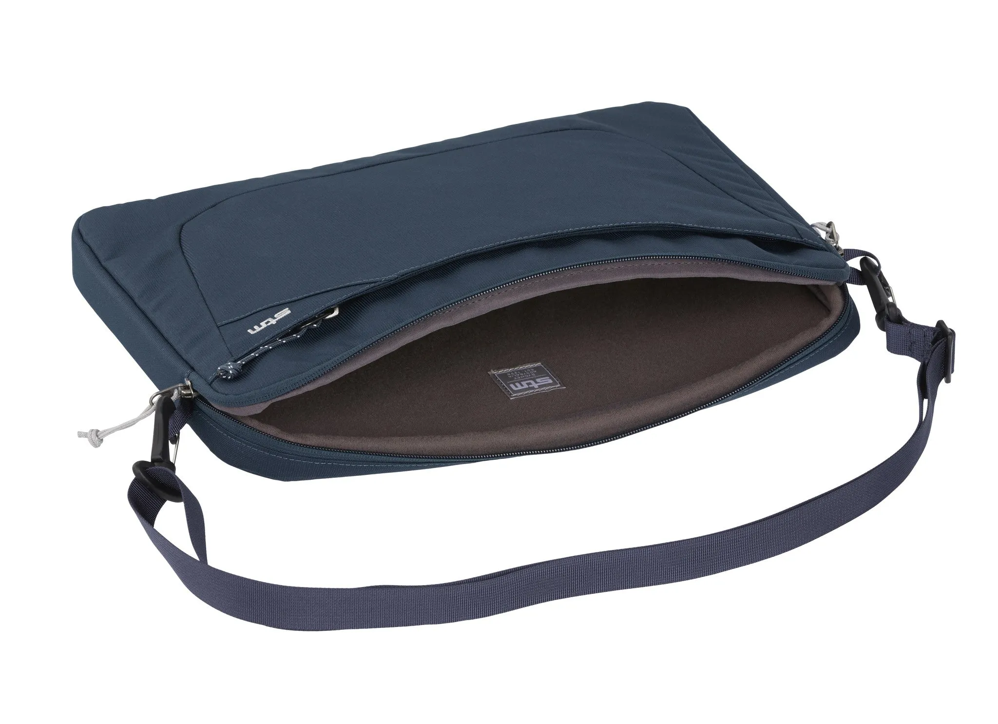 STM - Blazer 15" Laptop Sleeve